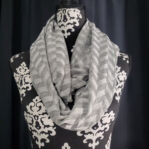 Calvin Klein Heather Grey Silver Metallic Chevron Herringbone Infinity Scarf